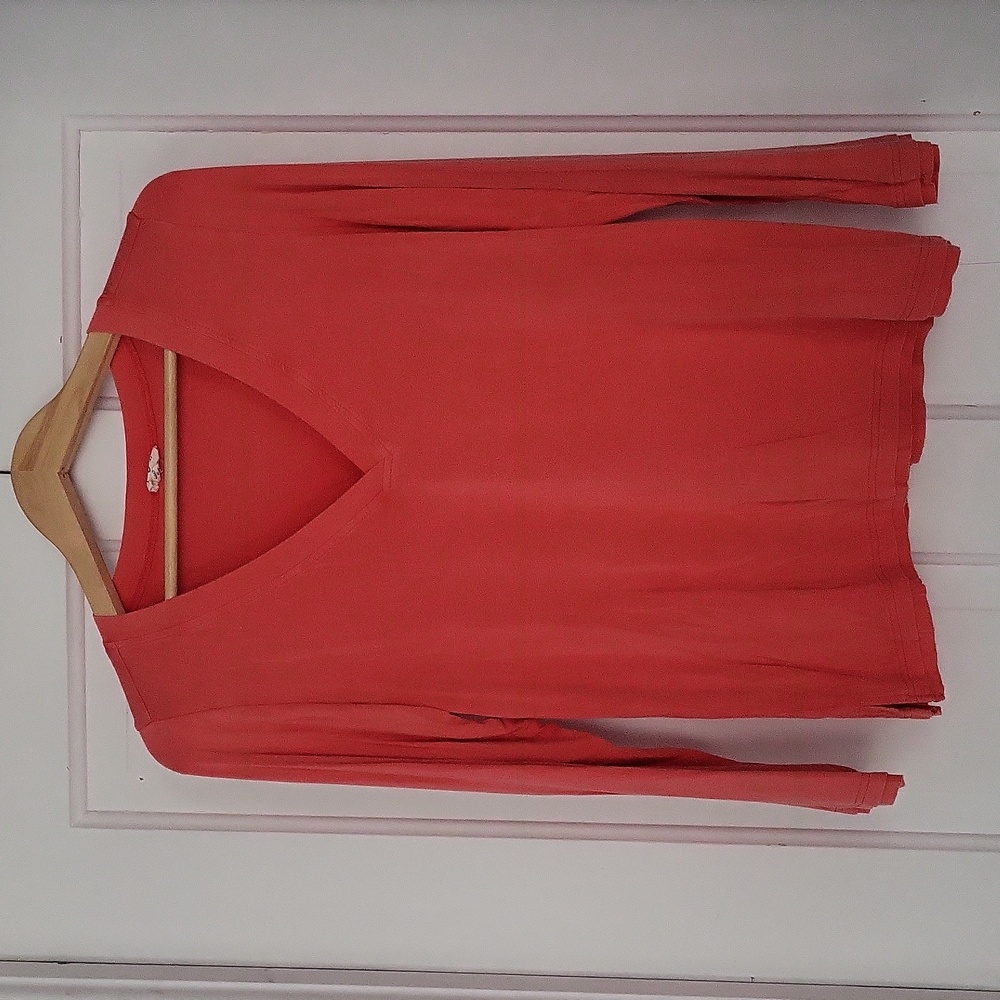 Women's Pol long sleeve tee size medium